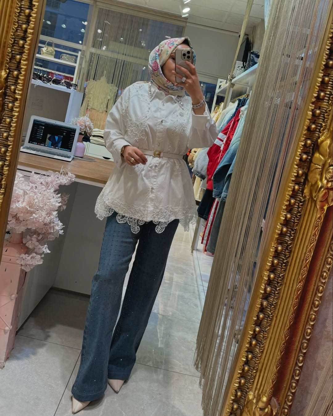 İthal güpür ve inci detaylı gömlek